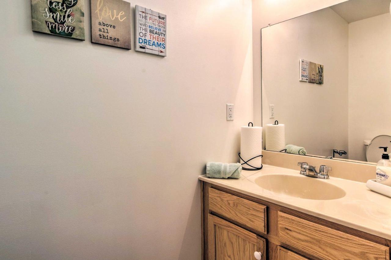 Family With Jacuzzi And 2 Game Rooms! Holiday home Tobyhanna